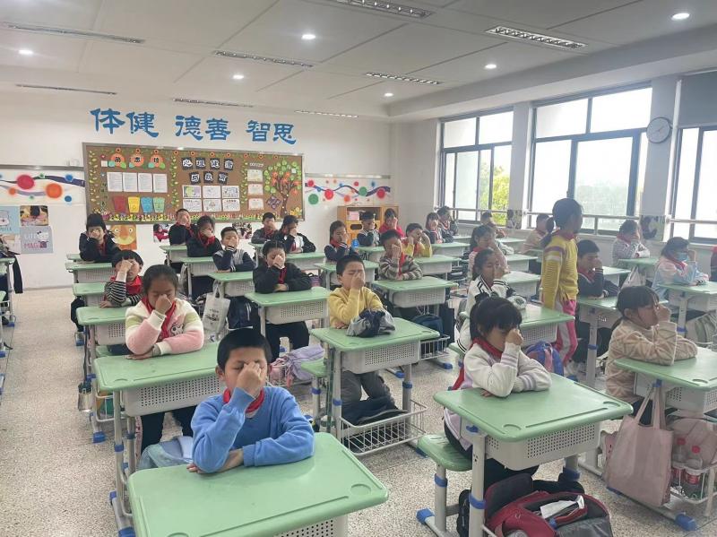 眼保健操评比4.JPG 眼保健操评比4.JPG