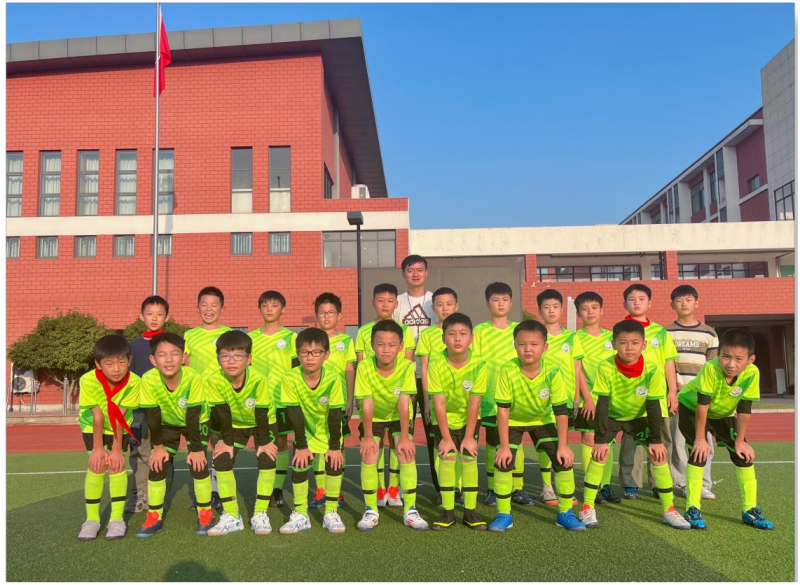 1足球.png 1足球.png